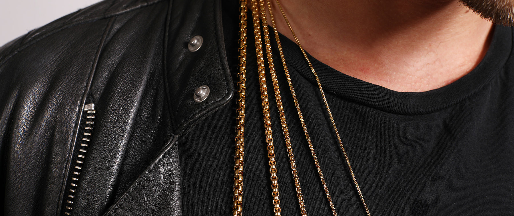 Difference between necklace chain thickness.
