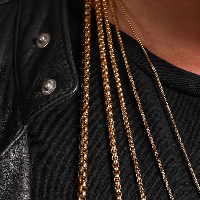 Difference between necklace chain thickness.
